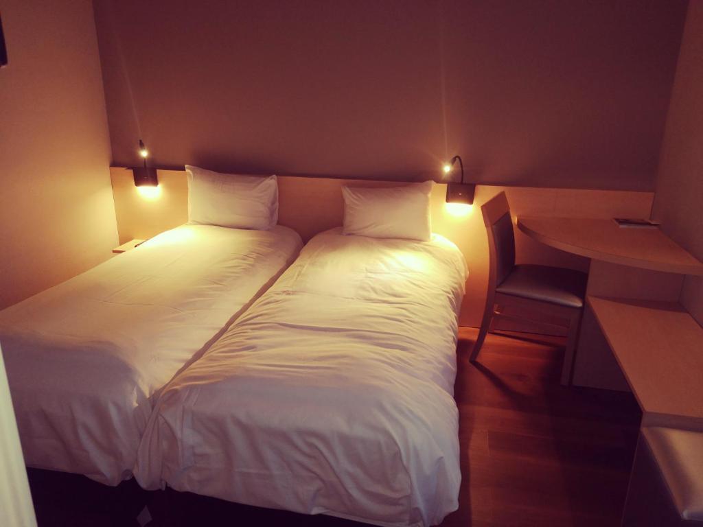 เลอ โกนิน - มงโซ เล มีน Hotel มองต์ซู-เลส์-มินส์ ภายนอก รูปภาพ