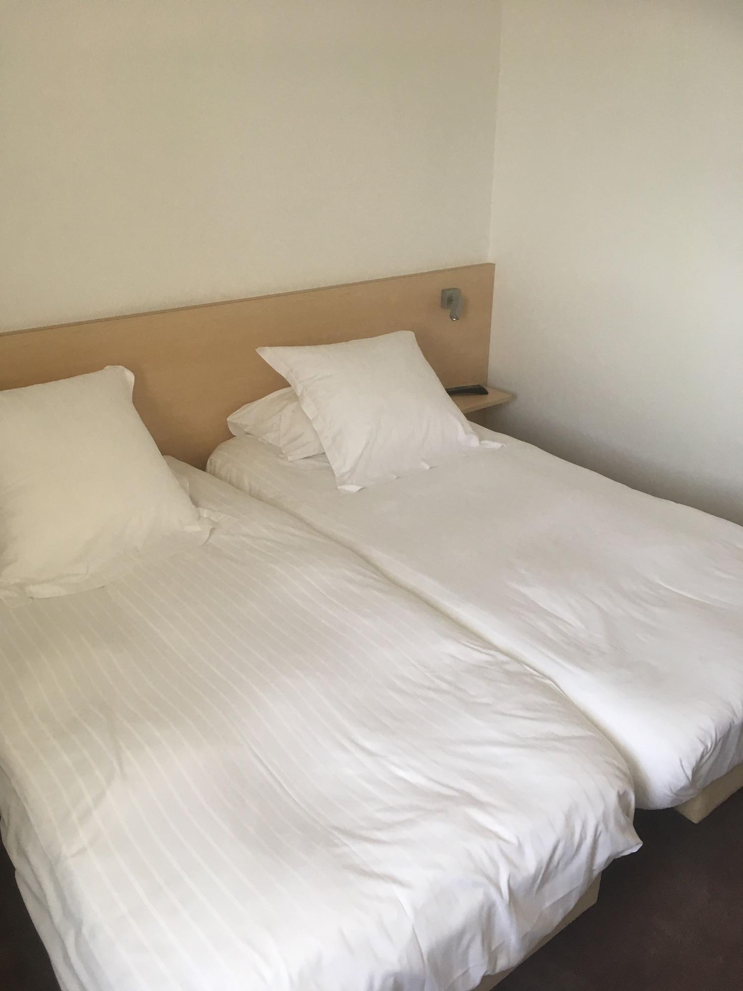 เลอ โกนิน - มงโซ เล มีน Hotel มองต์ซู-เลส์-มินส์ ภายนอก รูปภาพ