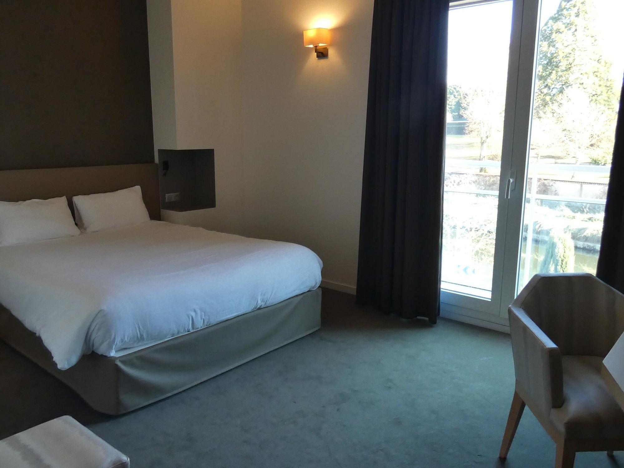 เลอ โกนิน - มงโซ เล มีน Hotel มองต์ซู-เลส์-มินส์ ภายนอก รูปภาพ