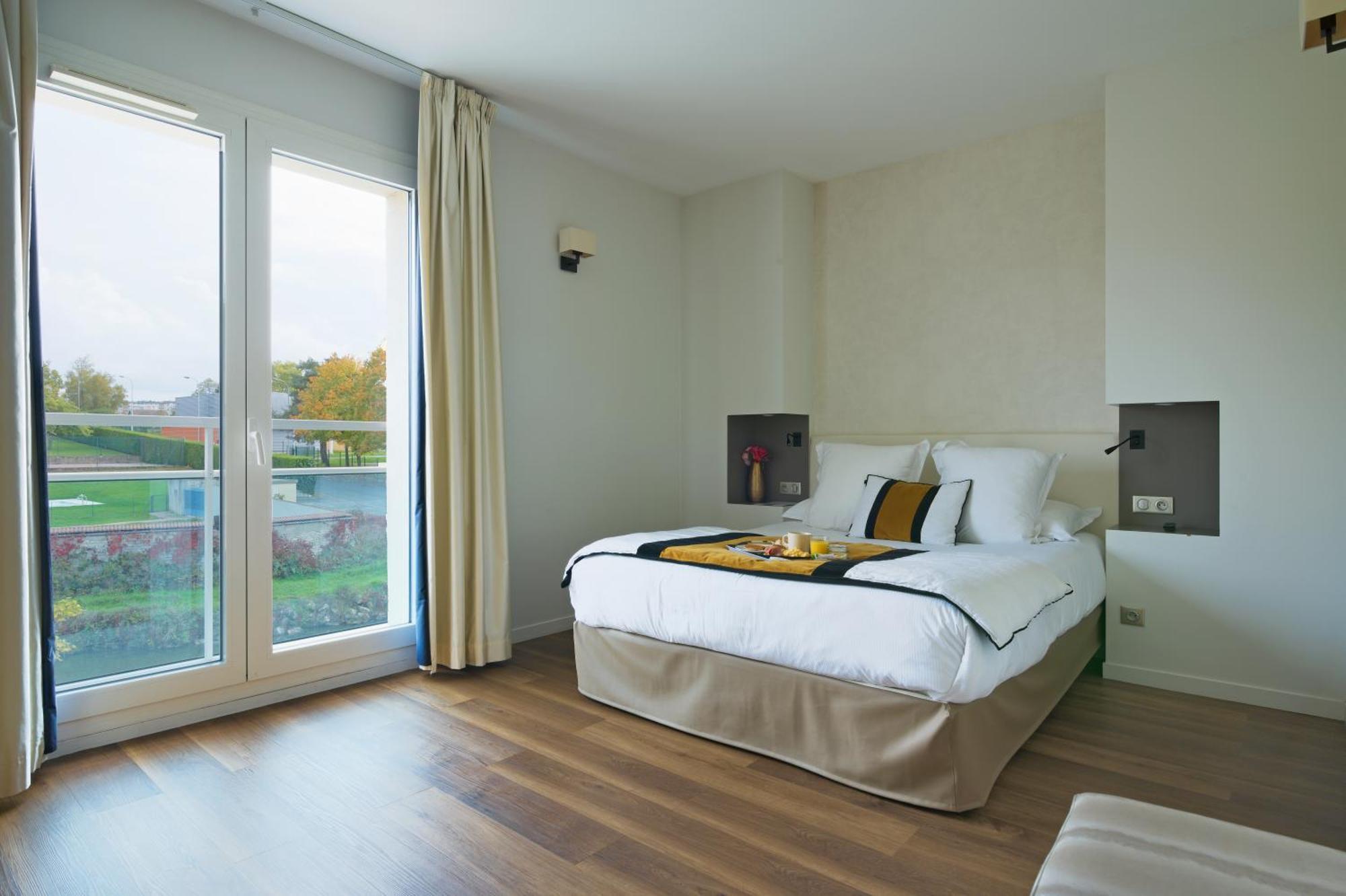 เลอ โกนิน - มงโซ เล มีน Hotel มองต์ซู-เลส์-มินส์ ภายนอก รูปภาพ